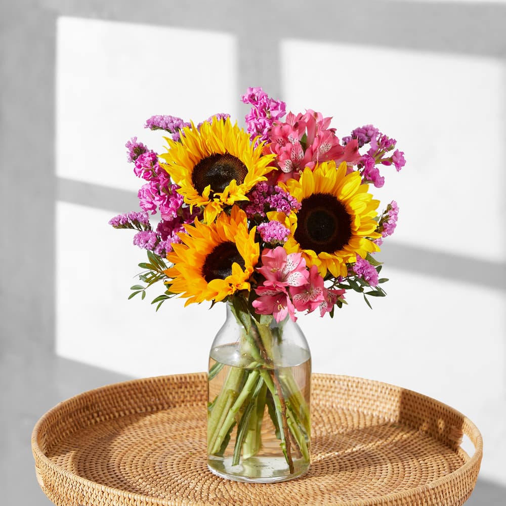 Blumenstrauß Sonnenblume – Inkl. Grußkarte & Blumennahrung, Mit Sonnenblume, Orangefarbenen Rosen, Hypericum, Chrysanthemen & Solidago, Frisch Versendet Mit Wasserversorgung, In Stilvollem Karton